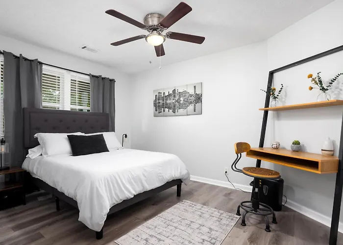 2 Bedroom Ft Moore Retreat