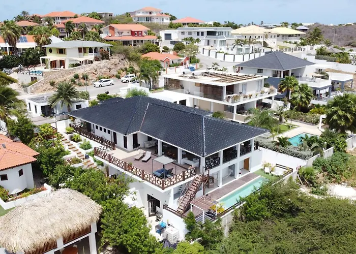 Beautiful With Pool Near The Beach For Groups