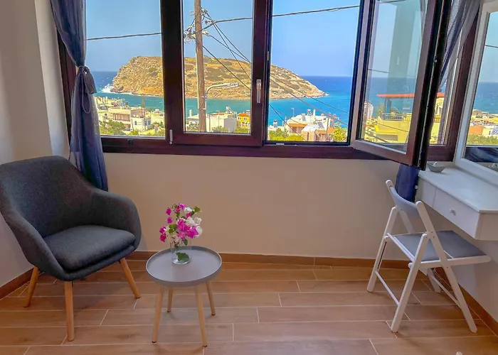 Mandora'S Sea View Apartment