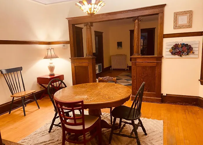 Treetop Apartment In The Heart Of Mpls