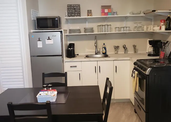 Cozy Home On A Quiet Street Minutes To Dt Kingston