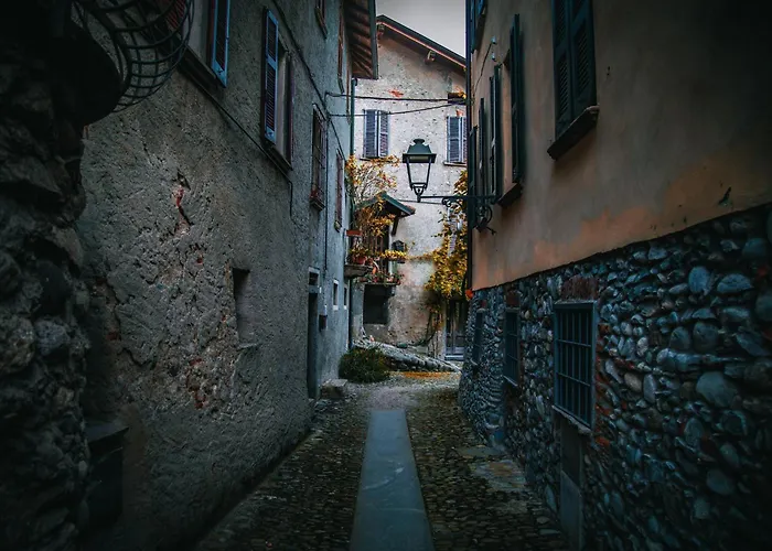Il Borgo Sul Lago Di Como