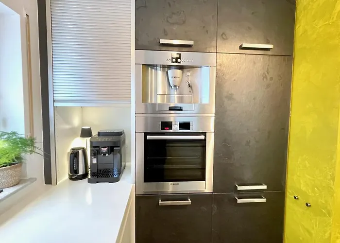 Ludwigshome - Zentral, 120Qm, Kostenloser Parkplatz, Terrasse, Smarttv