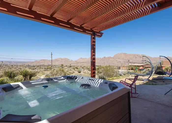 Desert Lily - Sunrise Suite With Private Hot Tub And Shared Pool