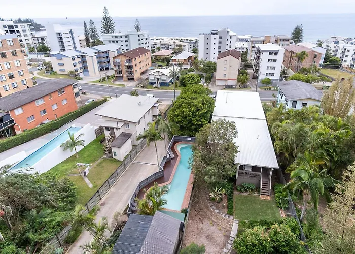 Kings Beach Coast & Glasshouse Views 3Bd Apartment