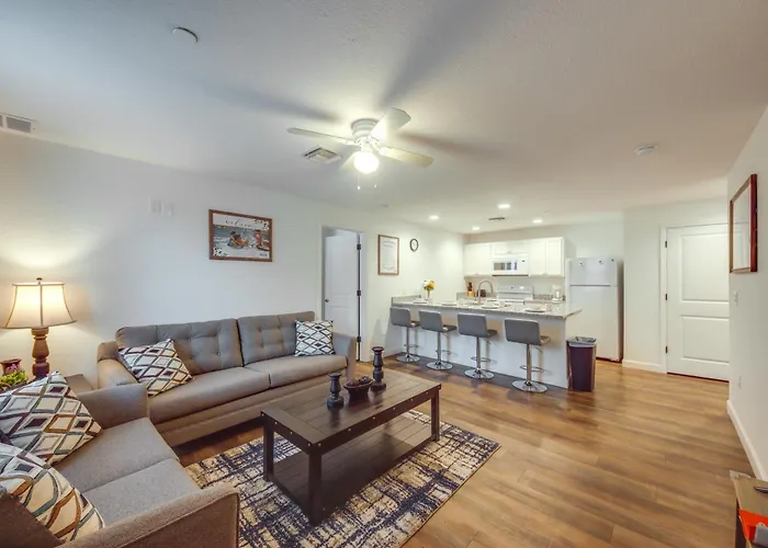 Labelle Apartment, Close To Parks!