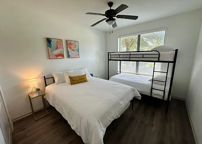 Convenient Spacious 2Bed 2Bath