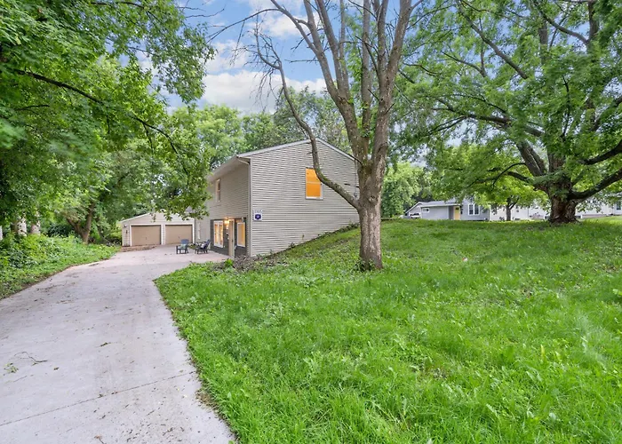 Morning Glory Apt - Charming Accessible 3 Bedroom