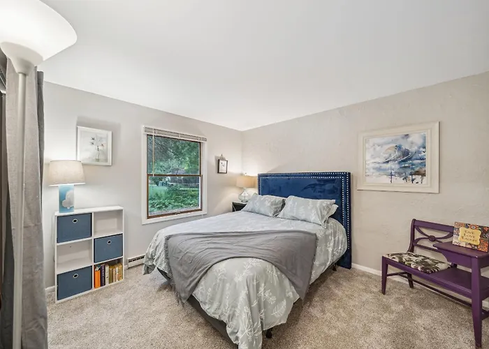 Morning Glory Apt - Charming Accessible 3 Bedroom