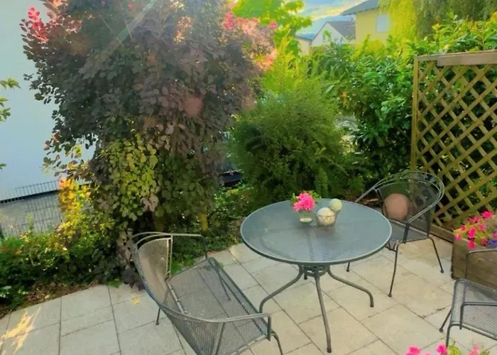 Idyllische Ferienoase Mit Traumhafter Terrasse