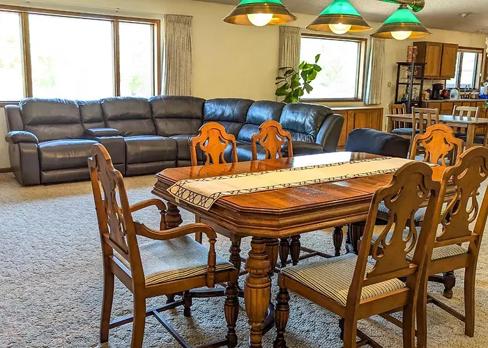 Cozy, Walkable Helena Apartment! Dogs Welcome