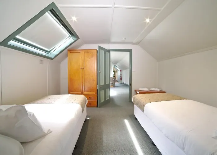 2 Bedroom Self Contained Apartment With Spa