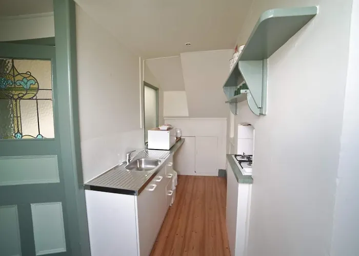 2 Bedroom Self Contained Apartment With Spa