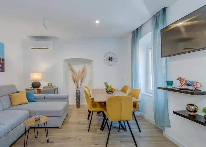 New Luxury Apartments In The Center Of Omis