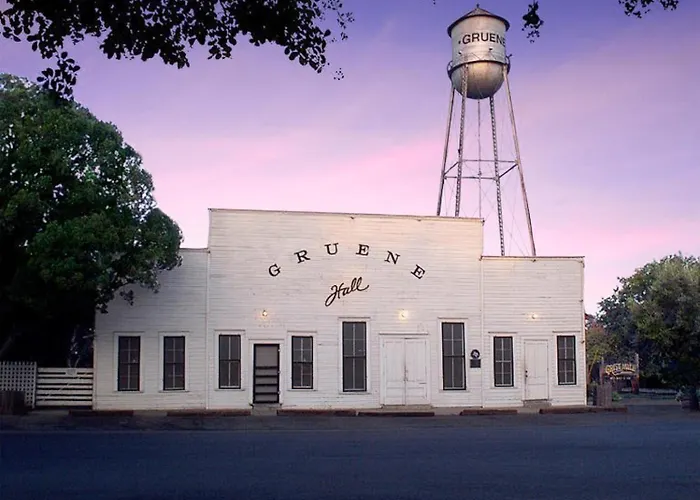 Whiskey River - Texas Music Theme In Historic Gruene, Riverfront On The Guadelupe River