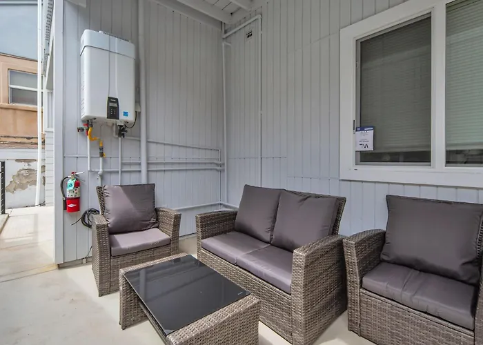 The Shining Sea Studio, Steps From The Beach, Downtown Oceanside With Private Patio