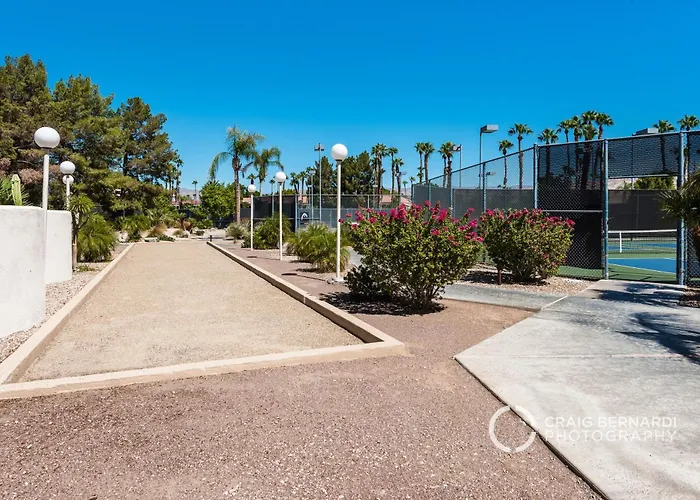 Desert Country Club Paradise!