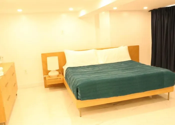 Luxury King Bed Parking & Washer
