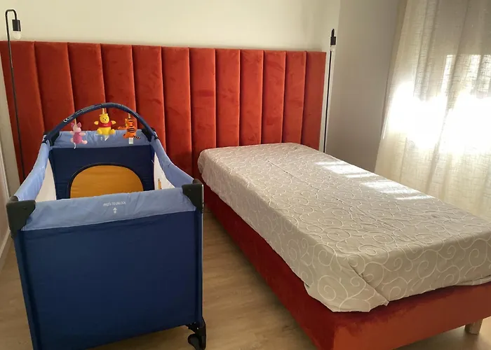 Albina'S Guest House - Private Patio And Garden - 5 Min Walk To Beach!