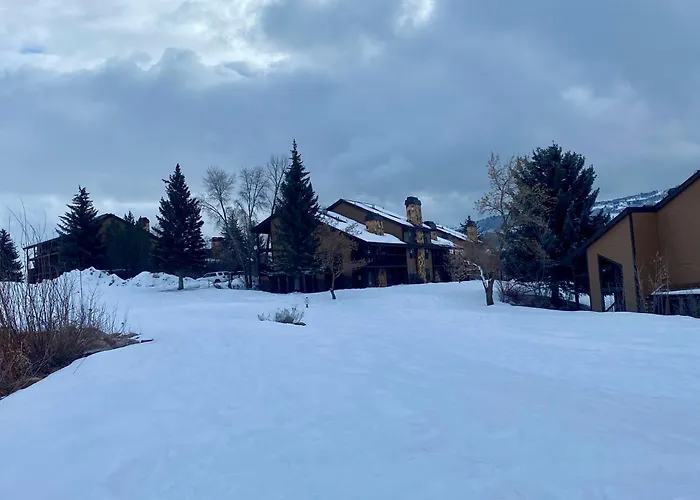 Wolf Creek Lodge Condo In Eden, Ut - Relaxing Mountain Retreat