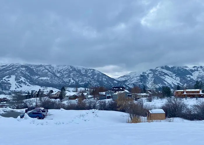 Wolf Creek Lodge Condo In Eden, Ut - Relaxing Mountain Retreat