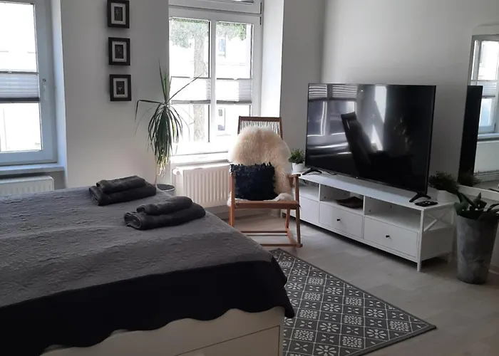 Charmantes, Helles City-Apartment - Nahe Hafen, Schloss & Altstadt