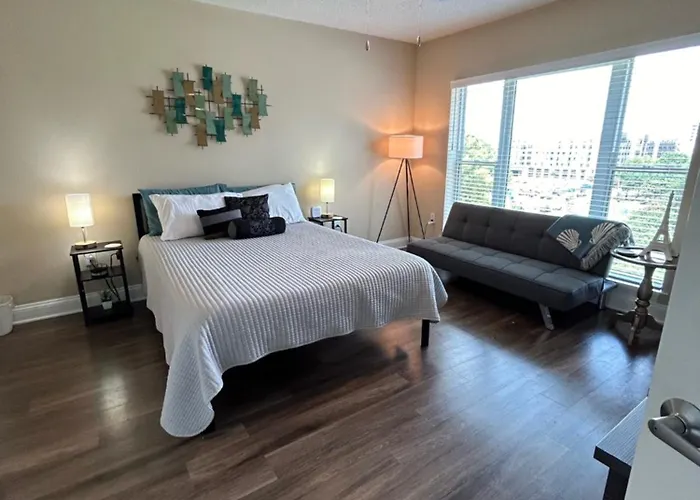 Spacious 2 Bedroom 2 Bathroom Apartment With Balcony In Uptown Charlotte! City Views & Free Parking!