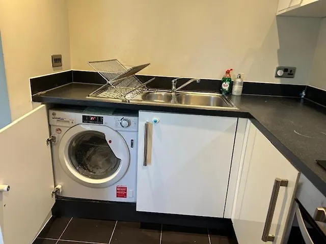 Three Bedroom Stylish London Apartment