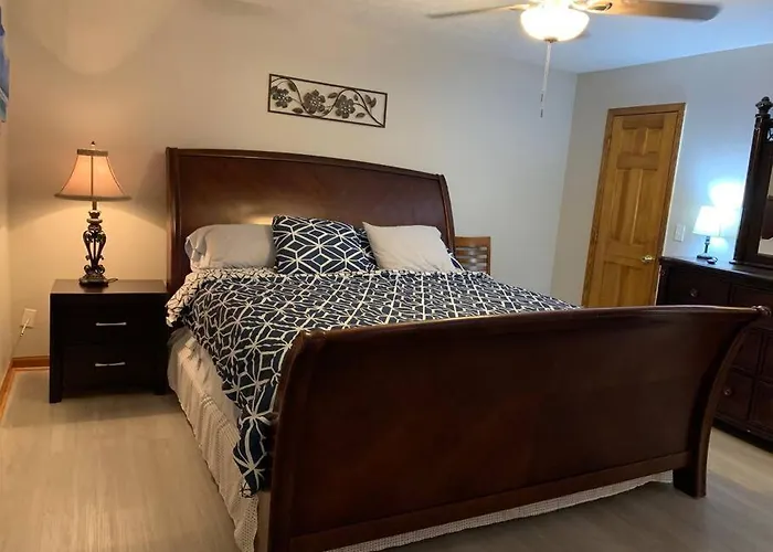 Cheerful 2-Bedroom 2 Bath Entire Home West Rome