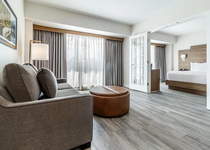 Romantic hotel: Atrium Hotel Vancouver