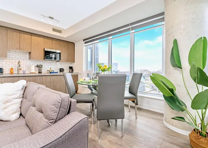 Condo Unit With Stunning Views & Amenities