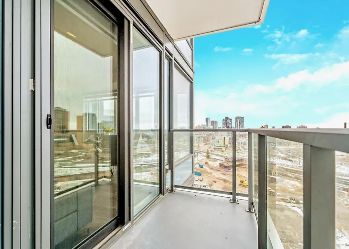 Condo Unit With Stunning Views & Amenities