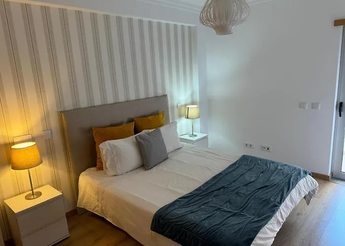 Modern 2 Bed Apartment 5Km Carvoeiro