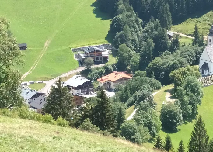 Haus Dienten Top 11