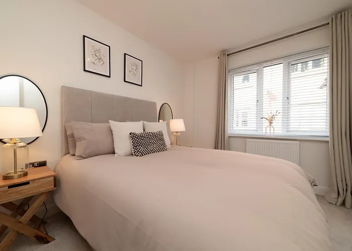 Luxury Duplex 2-Bed Apartment Fruit Market Marina