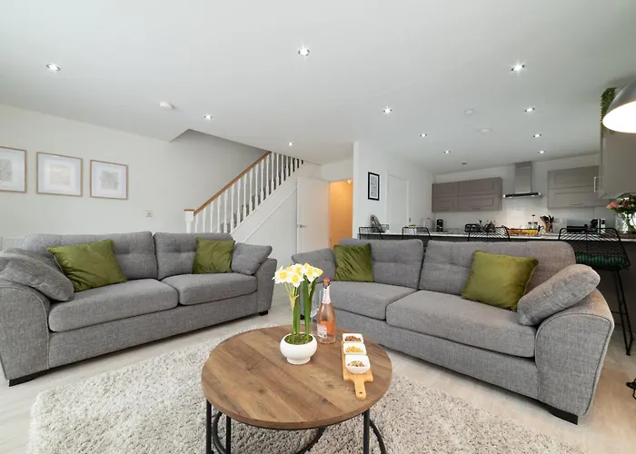 Luxury Duplex 2-Bed Apartment Fruit Market Marina