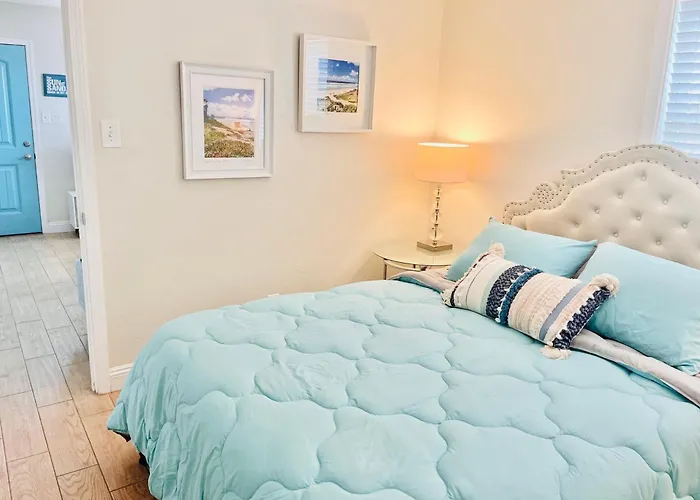 Cozy Beach Cottage