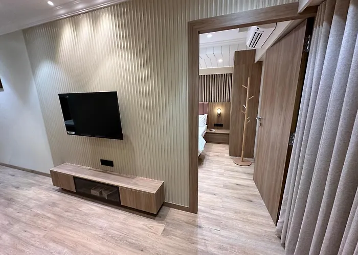 Rudraya Homes - Cozy Premium Serviced Apartments Khar - Next To Bandra
