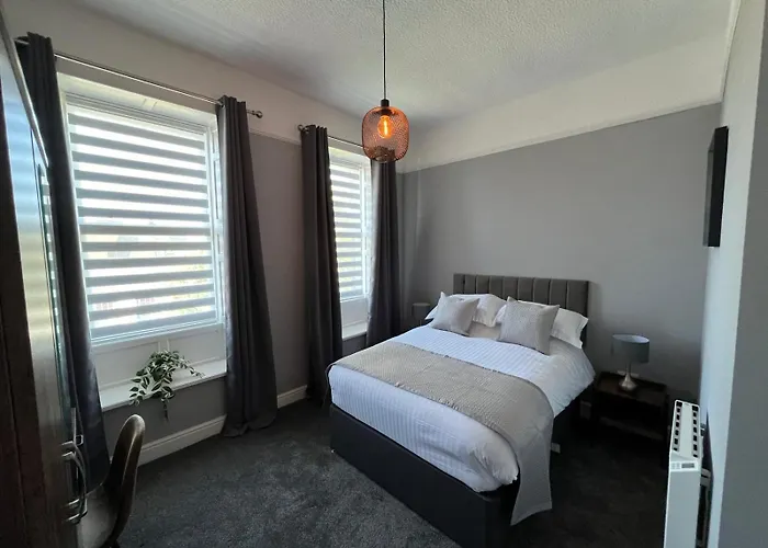 The Globe Apartments And Bedrooms