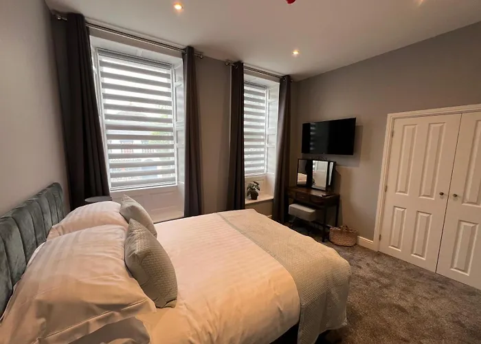 The Globe Apartments And Bedrooms