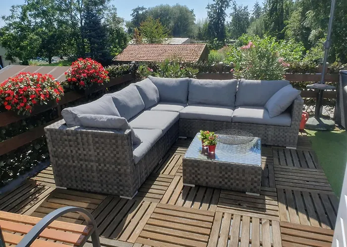 Zonnig appartement Maasbommel.