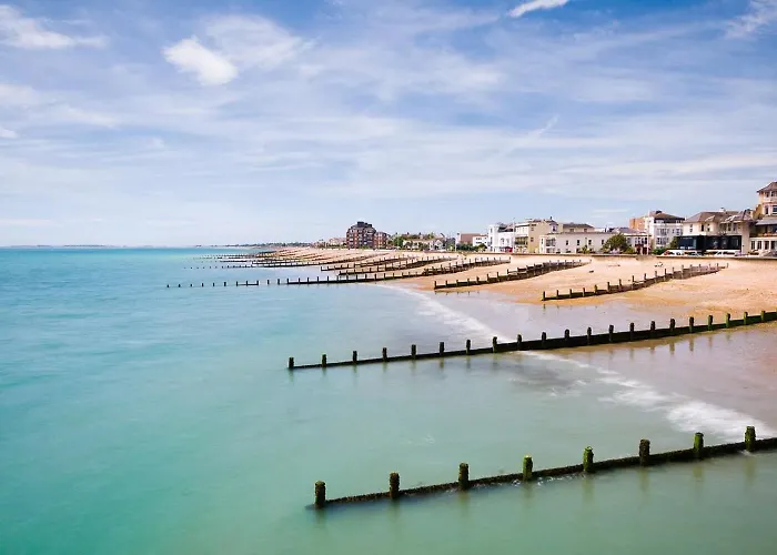 Two Bed Apartment With Sea Views In Bognor Regis