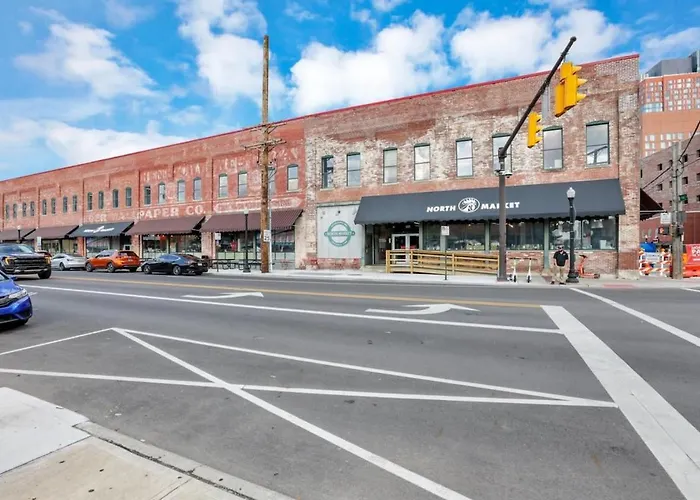 The Urban Oasis - 2 Bedroom - Great Location