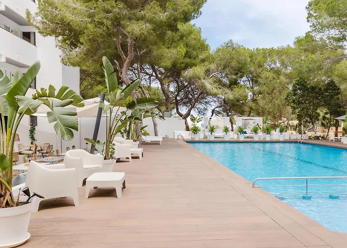 Apartamentos Es Pujols - Emar Hotels
