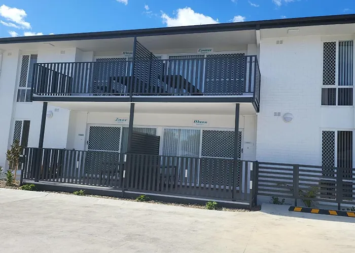 Husky 19 Beautifully Appointed Apartments - Great Location - In The Heart Of Husky