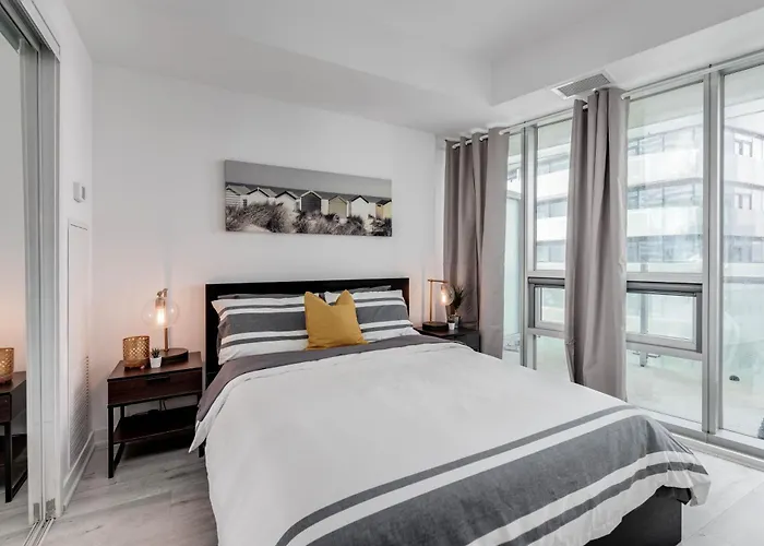 Staytoronto - The York Suites