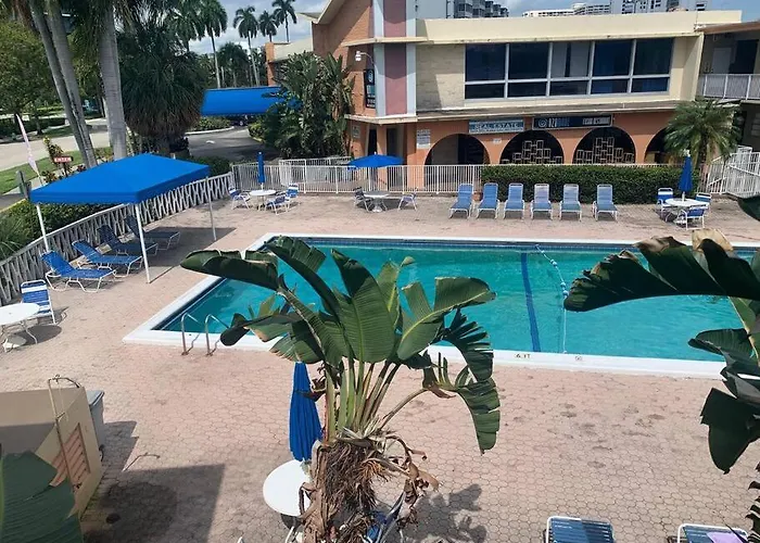 Walk To The Beach, Studio, Pool And Free Parking