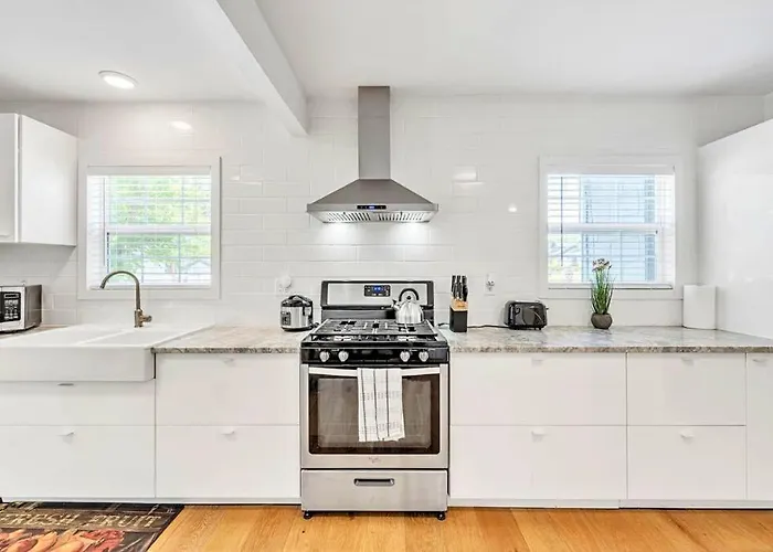 Executive Suite - Prime Location - Sleeps 6