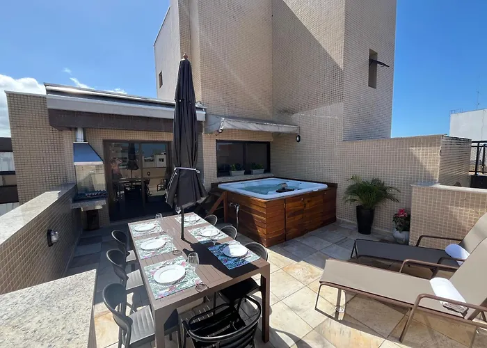 Linda Cobertura Com Jacuzzi E Vista Para O Mar