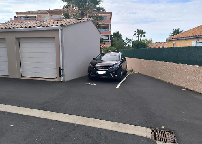Studio Cabine Piscine-Clim-Parking-Plage200M